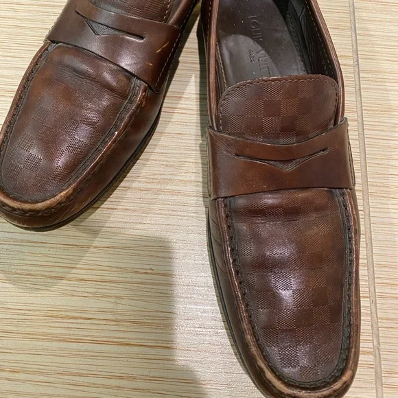 Louis Vuitton Damier Pattern Leather Loafers Authentic Louis Vuitton Damier leather loafer brown 5.5 24.5  main image 4